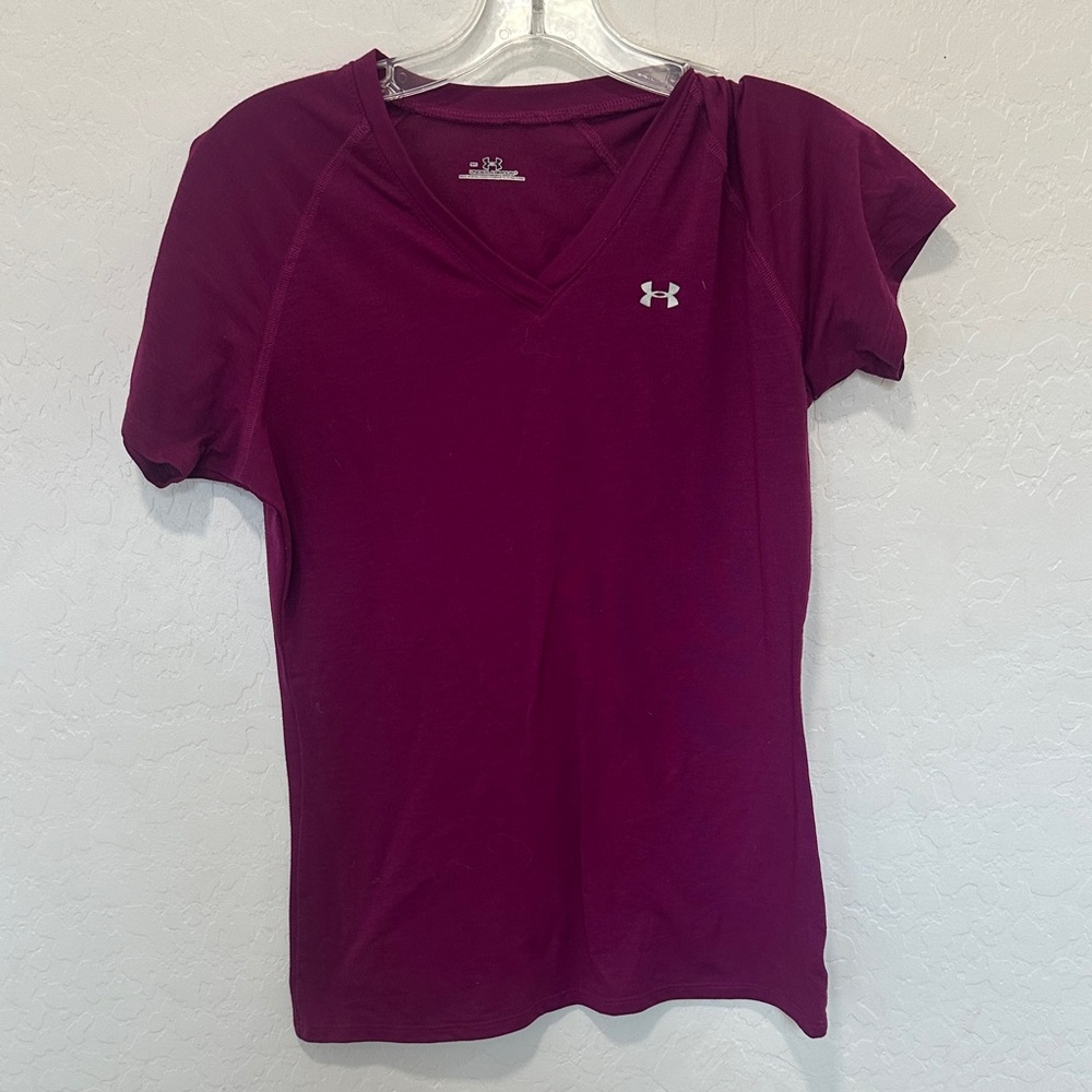 Under Armour Women's Short Sleeve Tee Dark Purple V-Neck T-Shirt small active
